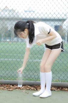 输了就要脱一件又要摸